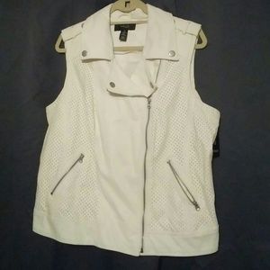 Stylish/flirty Ivory plus size vest